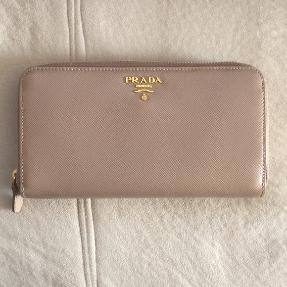 Prada Saffiano Wallet In “Cammeo” - Picture 2 of 7